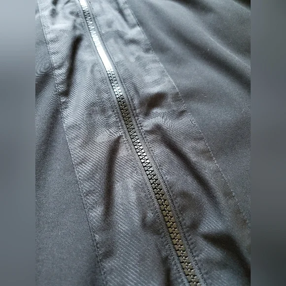 GapFit Puffer Jacket - Picture 7 of 12